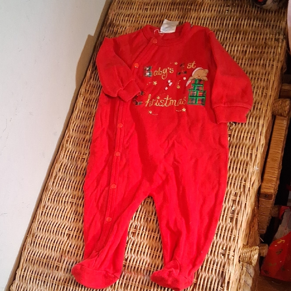 BABYRAGEOUS BABYS FIRST CHRISTMAS ONESIE PAJAMAS SIZE 6 MONTHS
